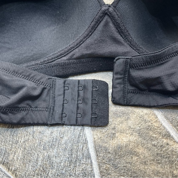 Warner’s Breathe Freely Wirefree Bra - Picture 7 of 8